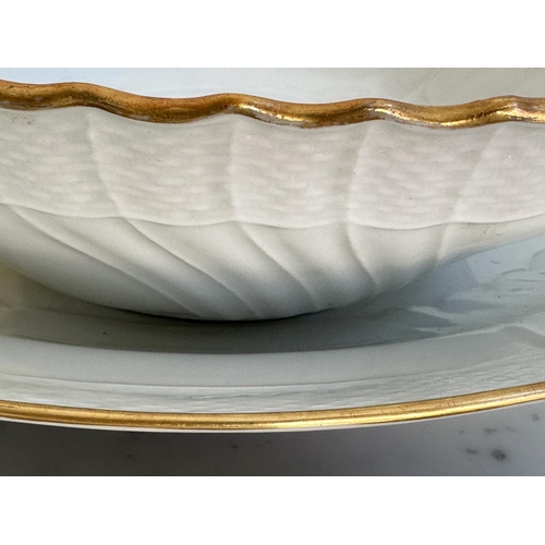 143 - GINORI DINNER SERVICE, Richard Ginori, Italy, an extensive service gold/white, including sixteen din... 