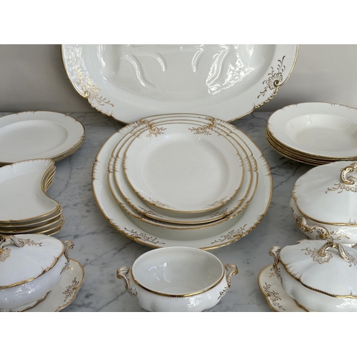 144 - MAPLE & CO LONDON PARIS DINNERWARE, Italian retailed by Maple & Co, white porcelain and gold includi... 