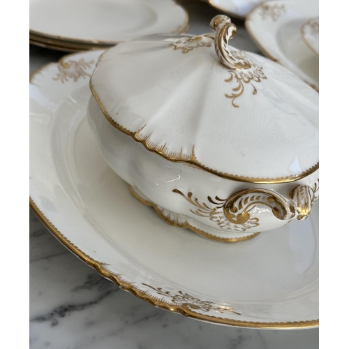 144 - MAPLE & CO LONDON PARIS DINNERWARE, Italian retailed by Maple & Co, white porcelain and gold includi... 