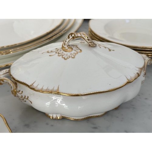 144 - MAPLE & CO LONDON PARIS DINNERWARE, Italian retailed by Maple & Co, white porcelain and gold includi... 