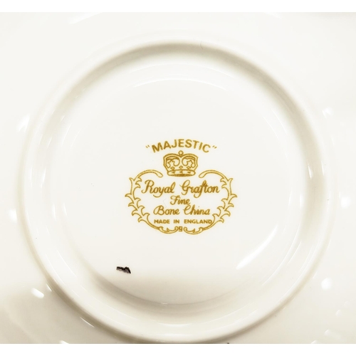 33 - A ROYAL GRAFTON 'MAJESTIC' TEA, COFFEE AND DINNER SERVICE, comprising approximately 90 pieces, inclu... 