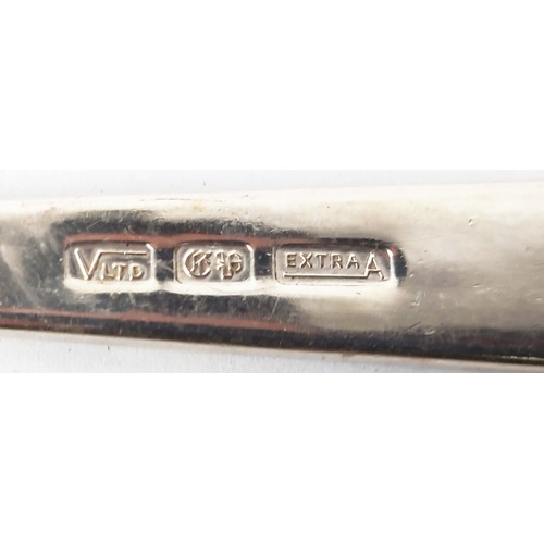 28 - AN ART DECO VINERS OF SHEFFIELD CASED CANTEEN OF CUTLERY, circa 1930, silver plated cutlery in the R... 