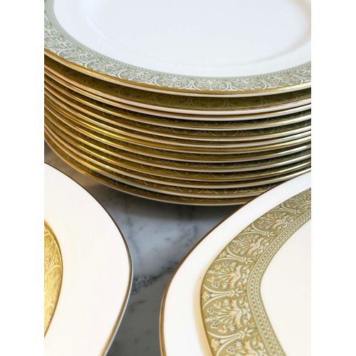 115 - DINNER SERVICE, English Fine Bone China, Royal Doulton 'Sonnet', twelve place settings, approx 84 pi... 