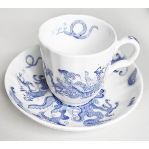 444 - DINNER SERVICE, English Fine Bone China, Royal Worcester 'Blue Dragon', with fourteen dinner plates ... 