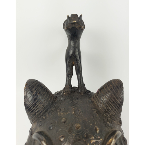 11 - BENIN LEOPARD BRONZE HEAD (Nigeria), 35cm H.