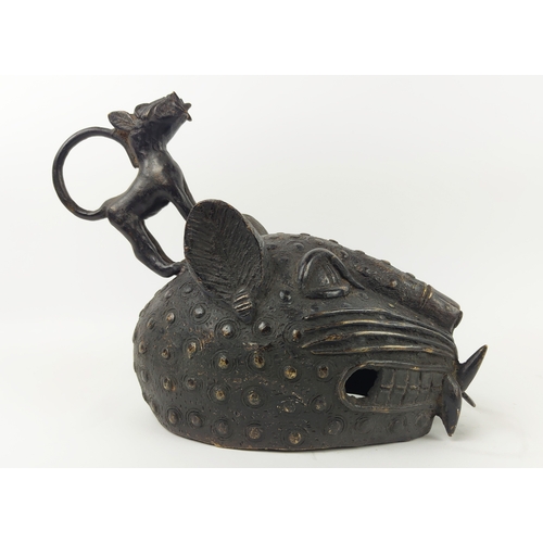 11 - BENIN LEOPARD BRONZE HEAD (Nigeria), 35cm H.