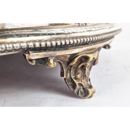 15 - A 20TH CENTURY CAKE STAND STAND, silver plated, mirrored surface, 40cm diam, with original early car... 