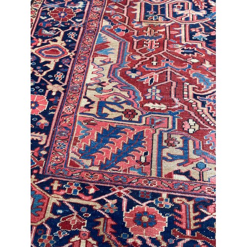 189A - ANTIQUE PERSIAN SERAPI CARPET, 350cm x 245cm.