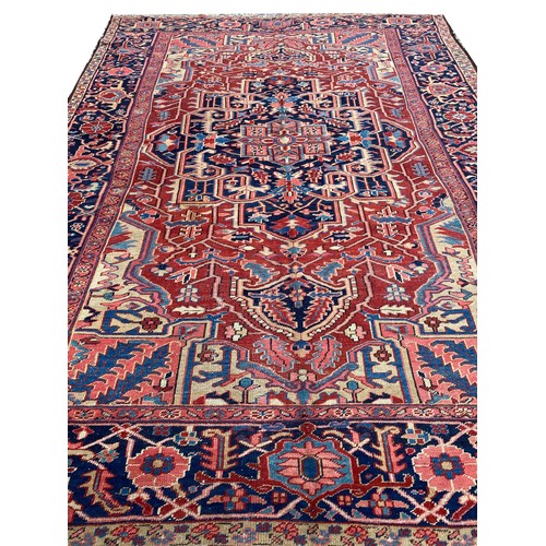 189A - ANTIQUE PERSIAN SERAPI CARPET, 350cm x 245cm.