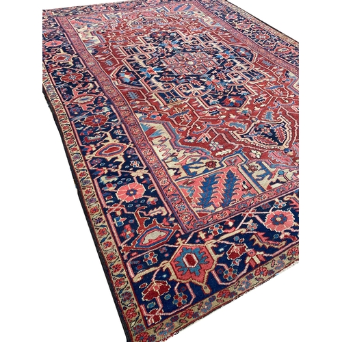 189A - ANTIQUE PERSIAN SERAPI CARPET, 350cm x 245cm.