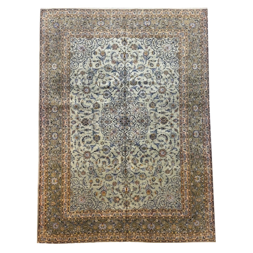 100 - FINE PERSIAN ESPHAHAN DESIGN CARPET, 412cm x 305cm.