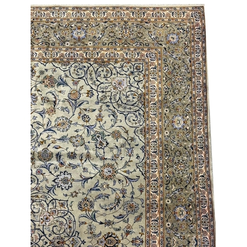 100 - FINE PERSIAN ESPHAHAN DESIGN CARPET, 412cm x 305cm.