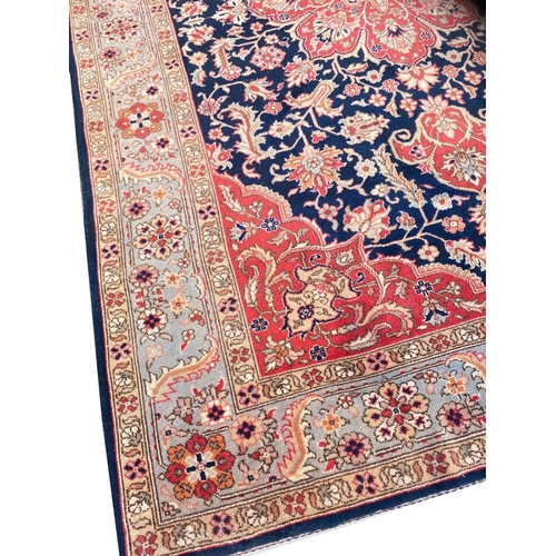 119 - VINTAGE HERIZ CARPET, 280cm x 180cm.