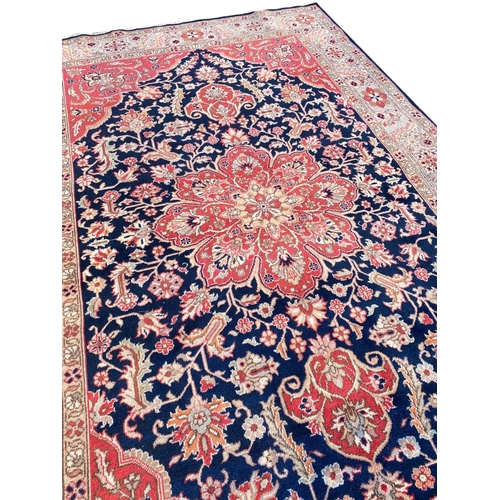 119 - VINTAGE HERIZ CARPET, 280cm x 180cm.