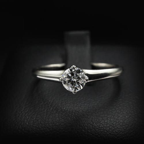 18 - 18ct white gold diamond solitaire ring, RBC diamond 0.35ct.