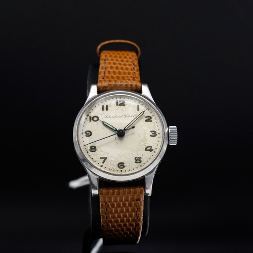 103 - IWC WRISTWATCH, 1947, 31mm, Cal.60, movement Ref. 1150927, case Ref. 1214375, currently ticking.