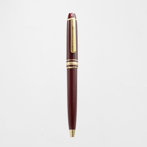 70 - A COLLECTION OF ASSORTED PENS, propelling pencils, including a Mont Blanc Meisterstuck boxed pen, a ... 