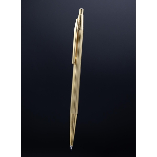 70 - A COLLECTION OF ASSORTED PENS, propelling pencils, including a Mont Blanc Meisterstuck boxed pen, a ... 