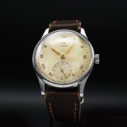 99 - OMEGA SUB SECOND WRISTWATCH, 34mm, 1947, champagne dial with roman numeral markers, 30T2 manual wind... 