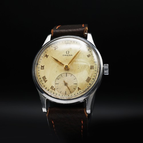 99 - OMEGA SUB SECOND WRISTWATCH, 34mm, 1947, champagne dial with  roman numeral markers, 30T2 manual win... 