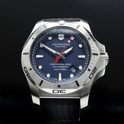 105 - VICTORINOX PROFESSIONAL DIVER WRISTWATCH, 45mm, swiss army, quartz movement, rubber strap, Ref. 2417... 