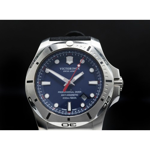 105 - VICTORINOX PROFESSIONAL DIVER WRISTWATCH, 45mm, swiss army, quartz movement, rubber strap, Ref. 2417... 