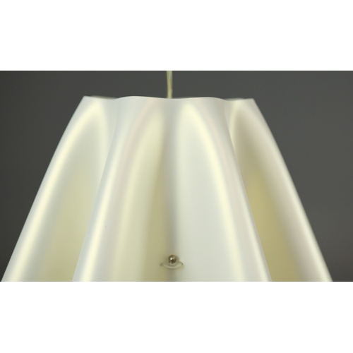 293 - 1990s ITALIAN FOULARD PENDANT LIGHT BY FRANCESCO PARETTI FOR SLAMP. 48cm H x 45cm W
Adjustable heigh... 