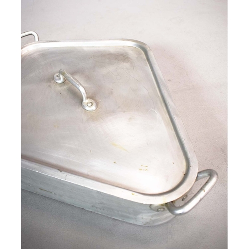 354 - A COLLECTION OF FIVE KITCHEN FISH POACHERS AND PANS. (5). comprising an aluminium turbot poacher and... 