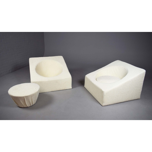 31 - PAIR OF 1980s ITALIAN SPACE AGE LOUNGE CHAIRS. With off white boucle upholstery 62cm H x 88cm W x 88... 
