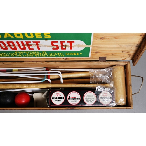 720 - VINTAGE STYLE CROQUET SET. Case 19cm H x 110cm W x 26cm D.