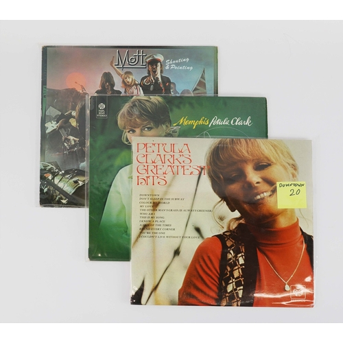 125 - A QUANTITY OF MIXED VINYL RECORDS. A collection of vinyl LPs, mixed genre. Artists include Barbra St... 