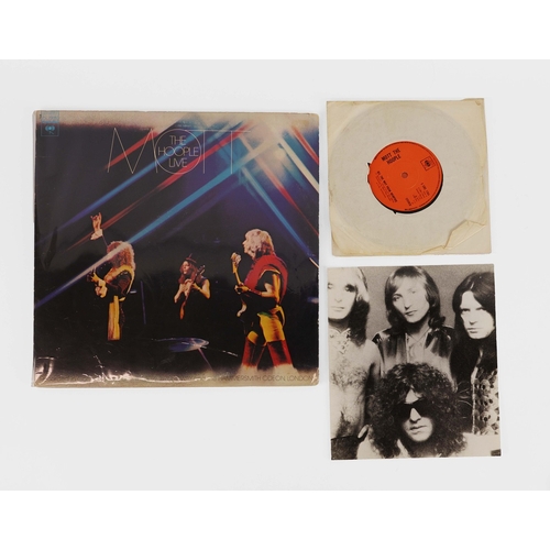 125 - A QUANTITY OF MIXED VINYL RECORDS. A collection of vinyl LPs, mixed genre. Artists include Barbra St... 