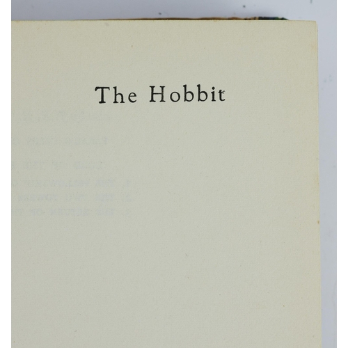 16 - J.R.R. TOLKIEN. THE HOBBIT, 1955, UK 7TH IMPRESSION WITH DUST JACKET. London: Allen & Unwin, 1955. 2... 