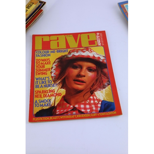 47 - VINTAGE RAVE MAGAZINES, NEAR FULL RUN OF 72 ISSUES, 1964-71. Rave Magazines, 72 issues of the UK's i... 
