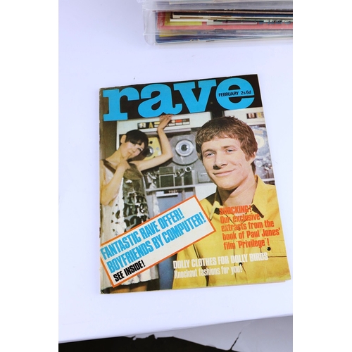47 - VINTAGE RAVE MAGAZINES, NEAR FULL RUN OF 72 ISSUES, 1964-71. Rave Magazines, 72 issues of the UK's i... 