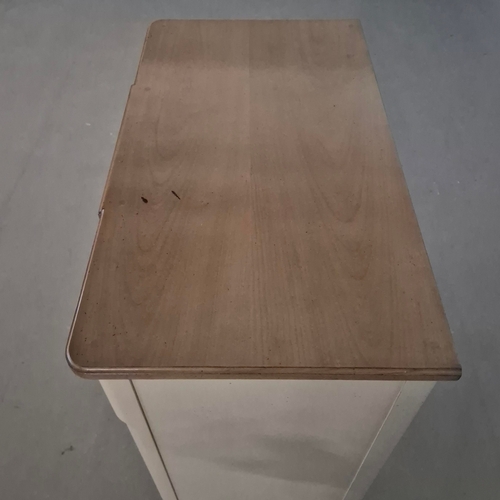 578 - ROCHE BOBOIS FIVE DRAWER CHEST. painted antiqued finish 115cm t x 70 cm w x 40 cm d.