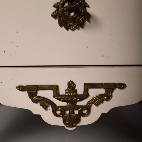 578 - ROCHE BOBOIS FIVE DRAWER CHEST. painted antiqued finish 115cm t x 70 cm w x 40 cm d.