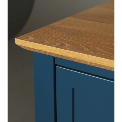 593 - HEALS CHEST OF DRAWERS. with 2 short above 2 long drawers.