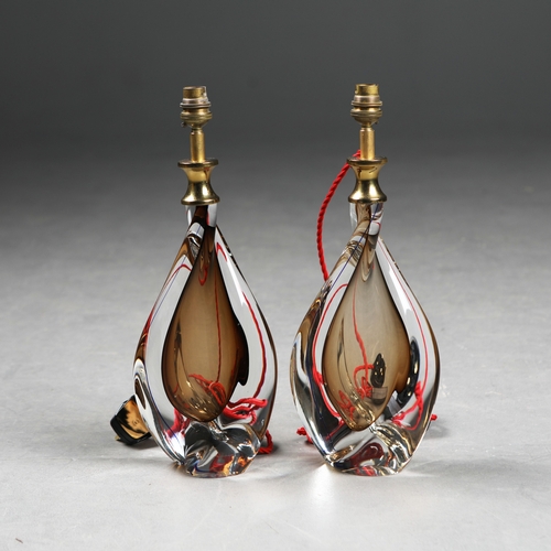 22 - ATTRIBUTED TO HEATHFEILD & CO FREYA TABLE LAMPS, A PAIR. later changed lamp fittings and wiring, 41c... 