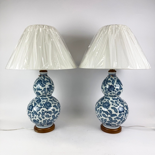 44 - LAUREN RALPH LAUREN HOME TABLE LAMPS, A PAIR. with shades, 66cm H each approx. (2).