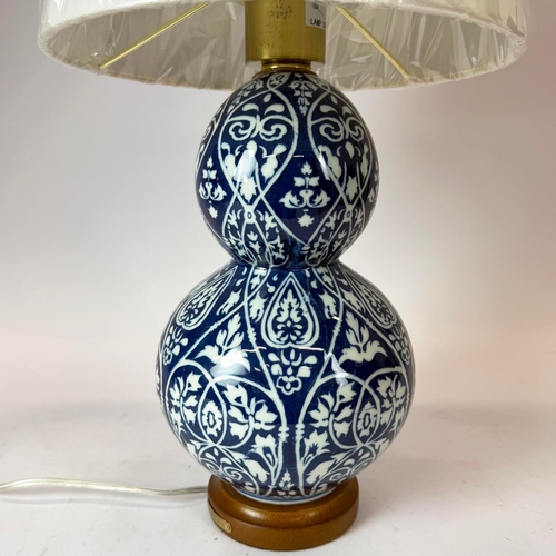 50 - LAUREN RALPH LAUREN HOME TABLE LAMPS, A PAIR. with shades, 49cm H each approx. (2).