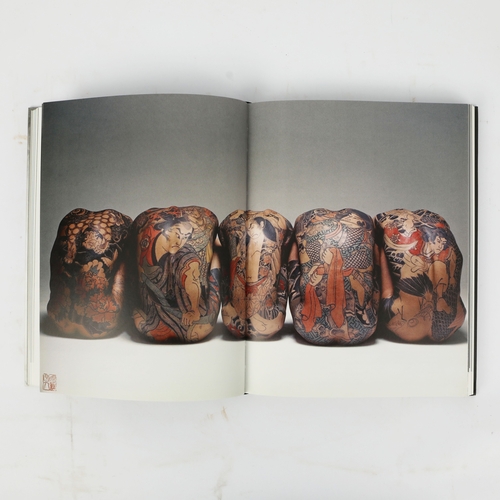 125 - A COLLECTION OF MIXED GENRE COFFEE TABLE BOOKS (49). A collection of around 50 coffee table books in... 