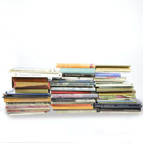 126 - COLLECTION OF BOOKS REGARDING ASIAN ART, POTTERY AND OBJET D'ART (76). A sizable collection of non-f... 