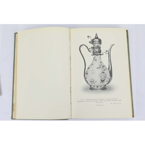 126 - COLLECTION OF BOOKS REGARDING ASIAN ART, POTTERY AND OBJET D'ART (76). A sizable collection of non-f... 