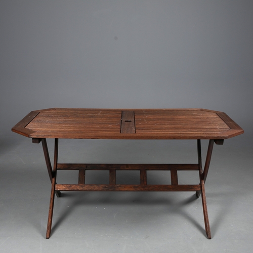 194 - GARDEN DINING SET. (5). including a table, and 4 chairs. (5).