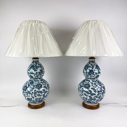 196 - LAUREN RALPH LAUREN HOME TABLE LAMPS, A PAIR. with shades, 66cm H each approx. (2).
