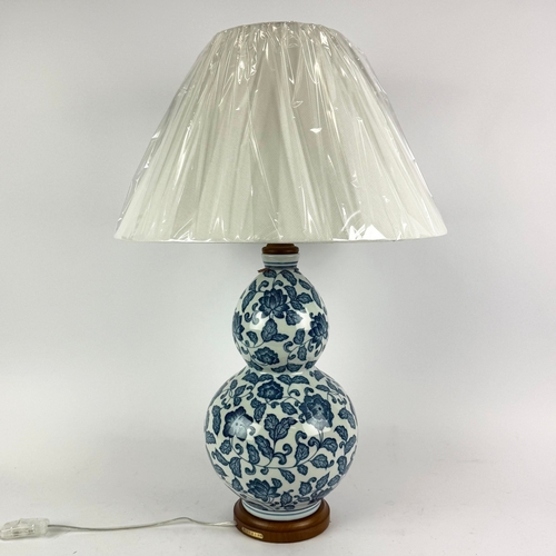 196 - LAUREN RALPH LAUREN HOME TABLE LAMPS, A PAIR. with shades, 66cm H each approx. (2).