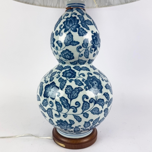 196 - LAUREN RALPH LAUREN HOME TABLE LAMPS, A PAIR. with shades, 66cm H each approx. (2).