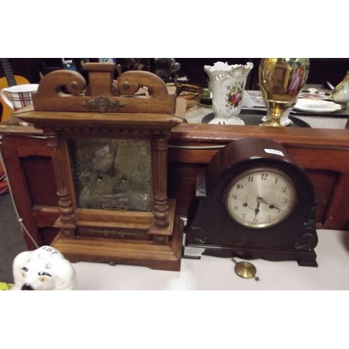 186 - Two mantle clocks (f).