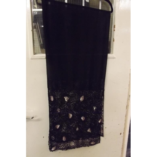 334 - 1920's sequinned stole.